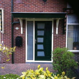 Kozijn met deur geleverd en gemonteerd